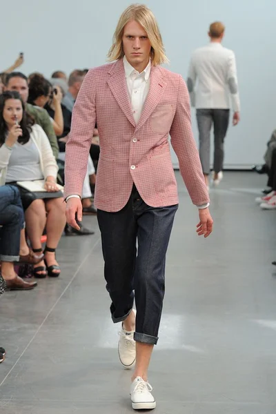 Look 26